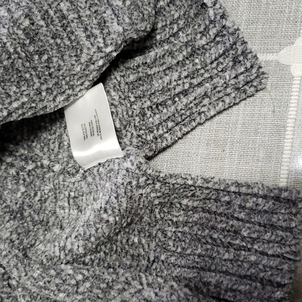 Orvis Chenille V-Neck Sweater, Color Gray Size S - Picture 9 of 15
